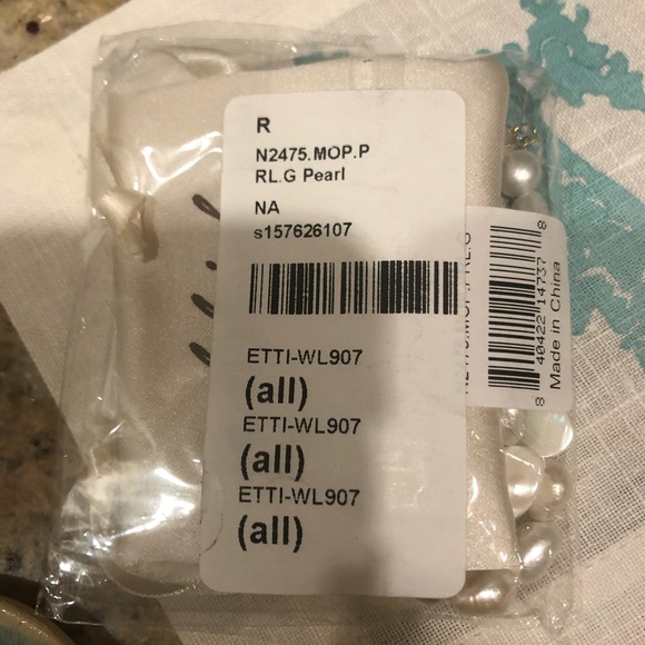 Revolve Mother of Pearl Necklace of Hearts and Freshwater Pearls by Ettika. New! - Picture 6 of 6